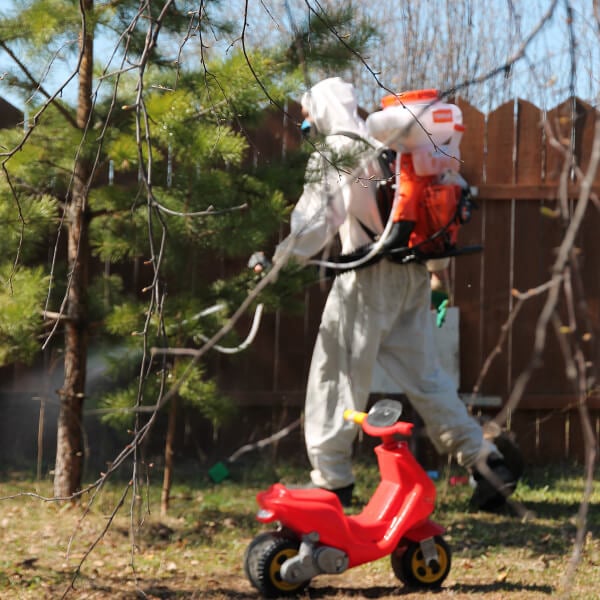 Обработка участка от клещей в Старом Осколе?